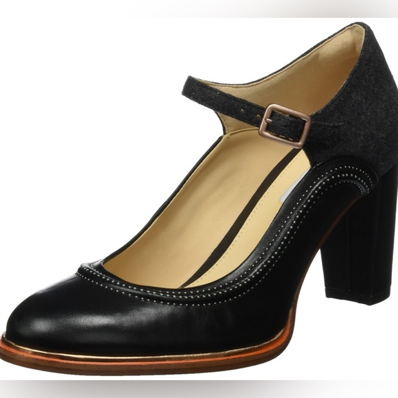 Clarks Black Leather Heels with Tan Accents
Used but good condition 8cm heels - Picture 6 of 8